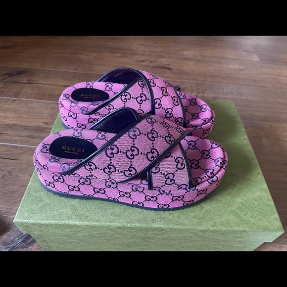 GUCCI-AUTHENTIC NWT/Box-Purple Logo Sandals - Picture 6 of 16